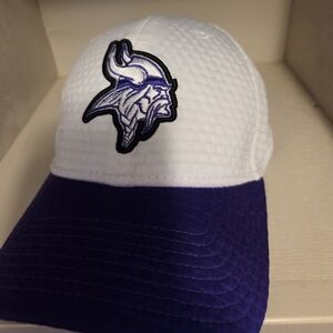 New Era Minnesota Vikings Purple and White 39THIRTY Cap
